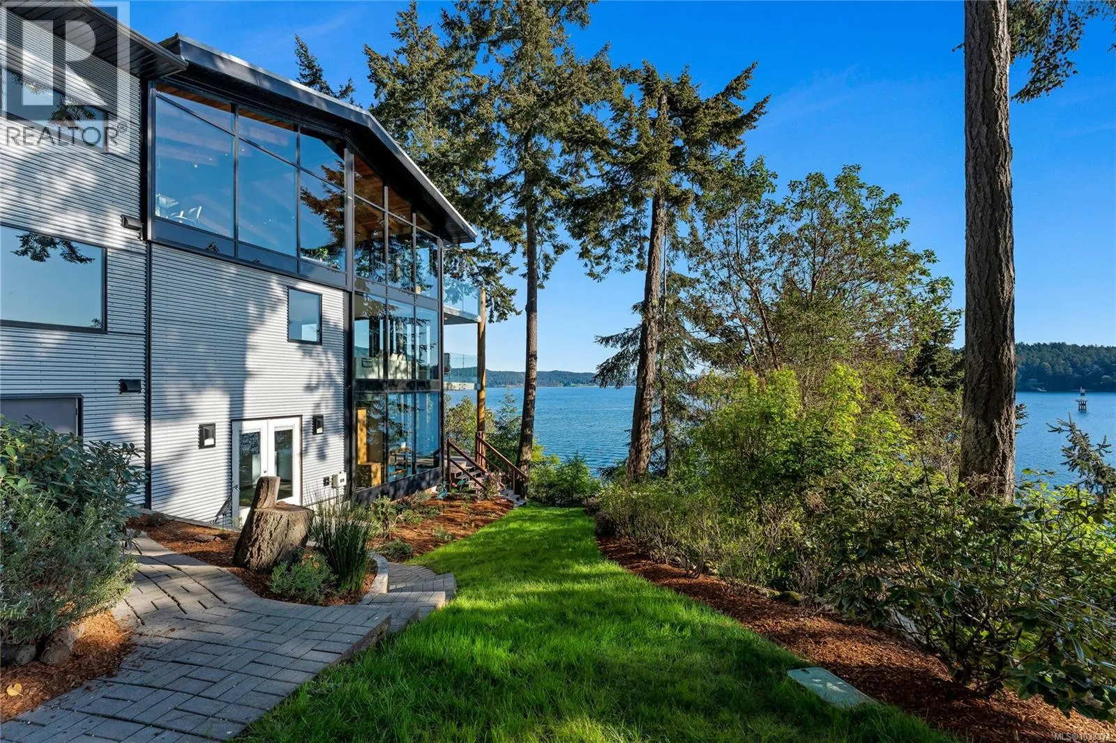 1676 Lands End Rd