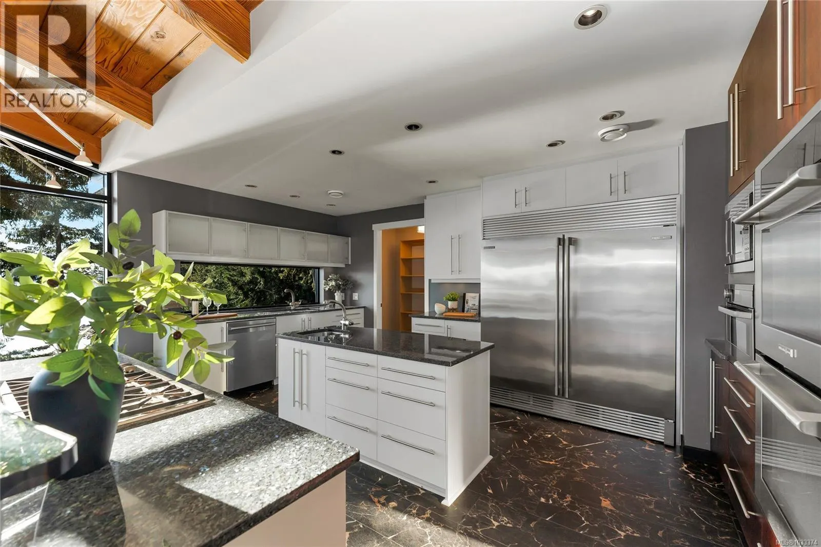 1676 Lands End Rd