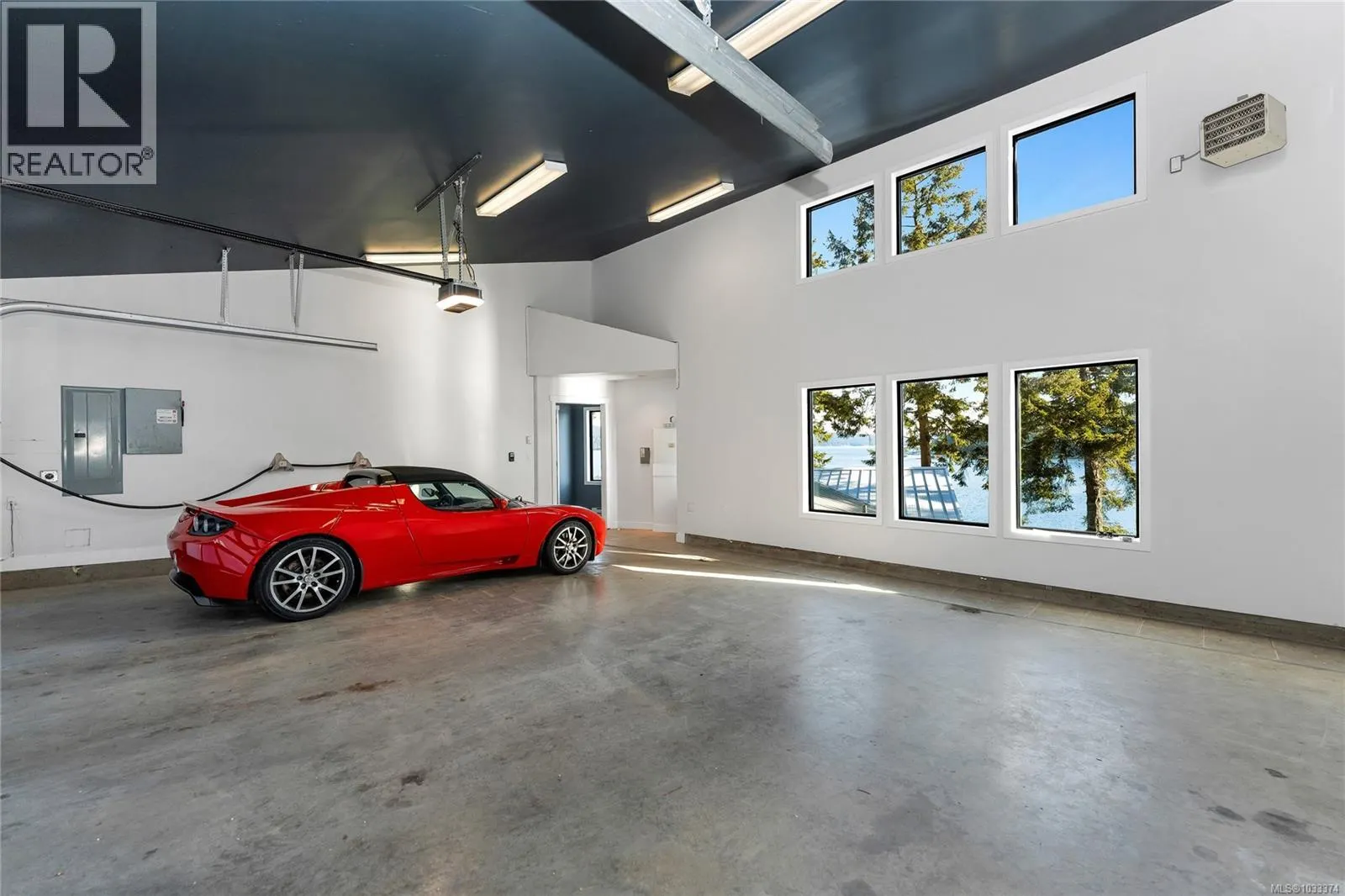 1676 Lands End Rd