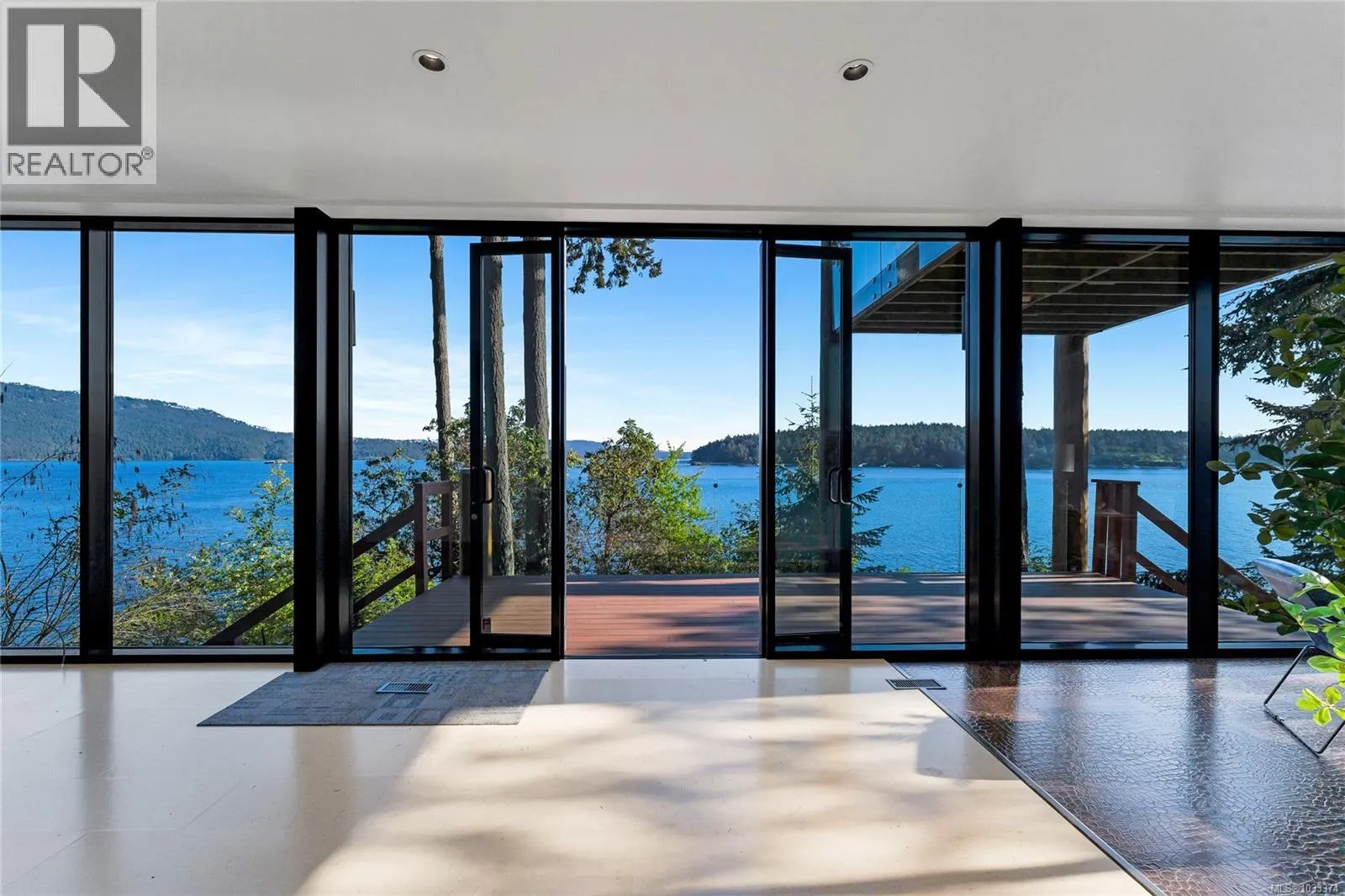 1676 Lands End Rd