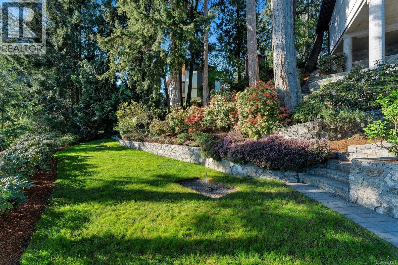 1676 Lands End Rd