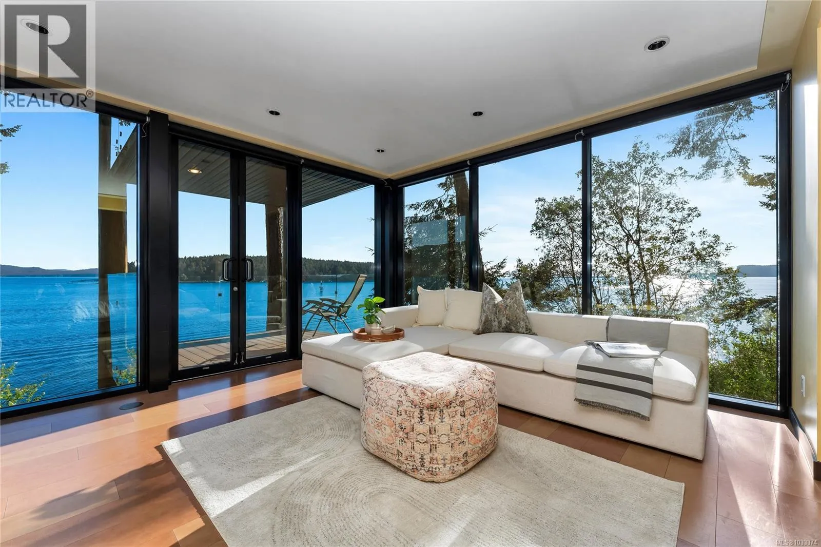 1676 Lands End Rd