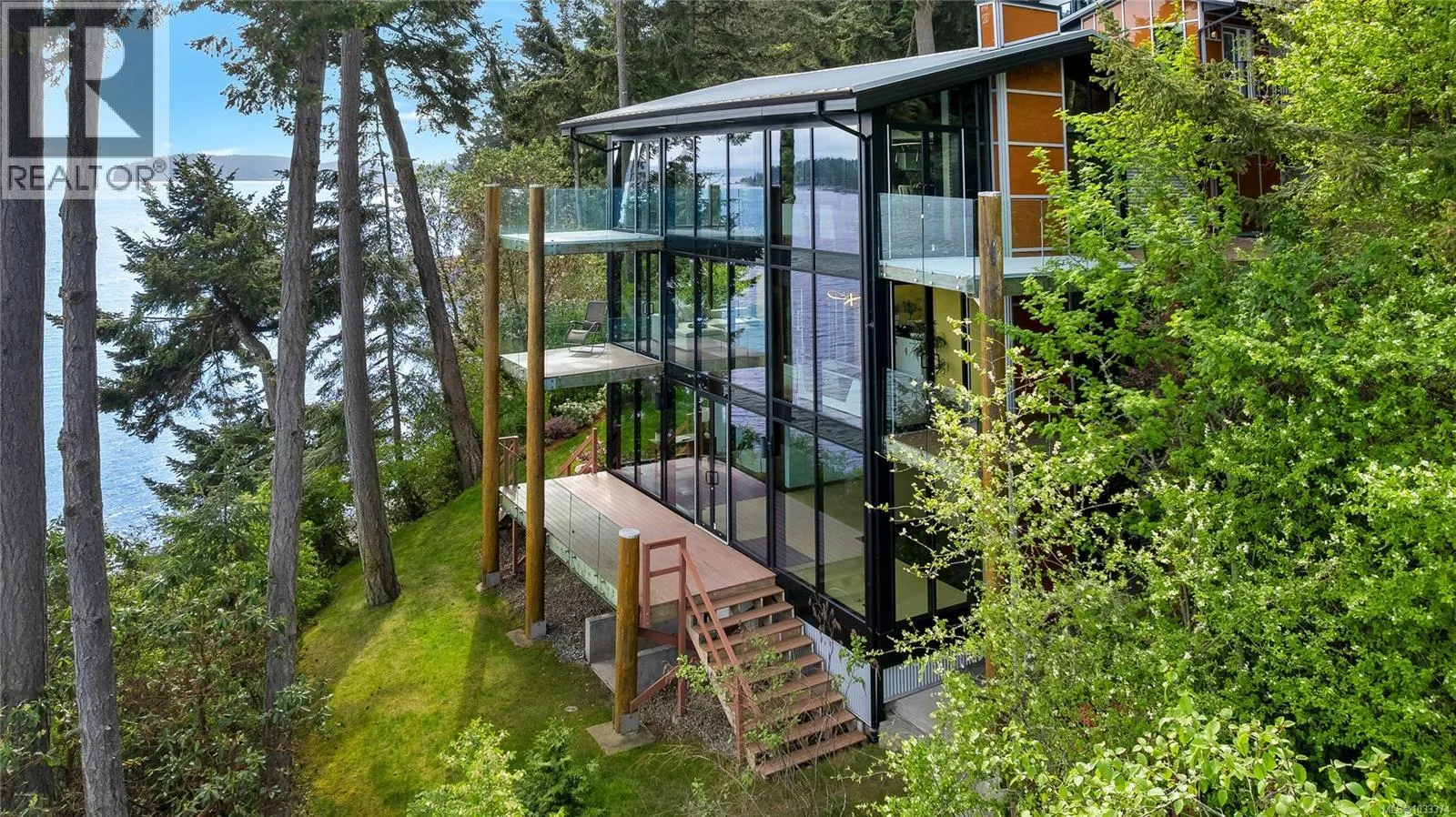 1676 Lands End Rd