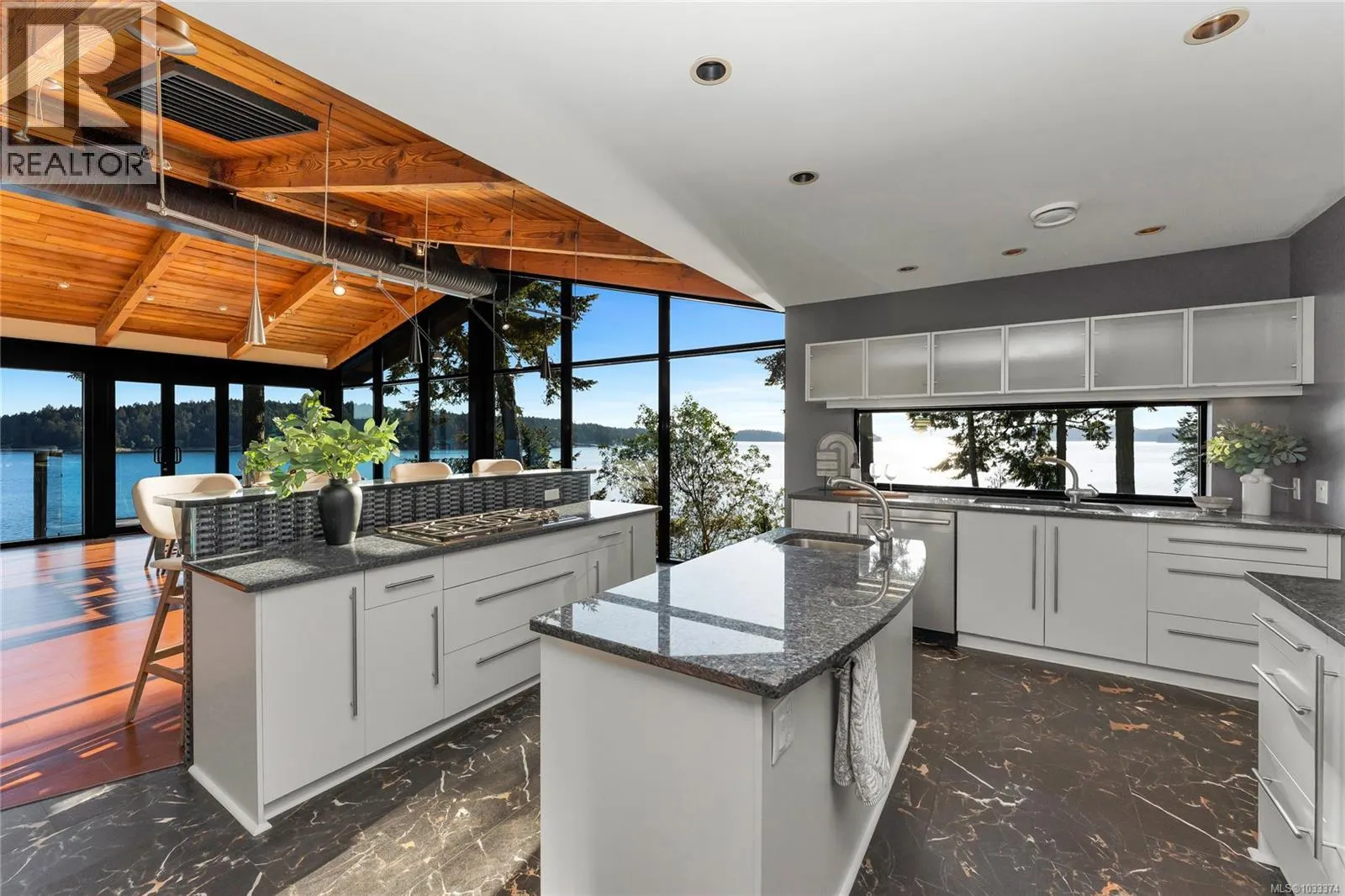 1676 Lands End Rd
