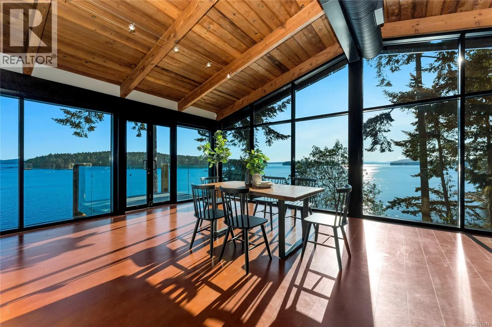 1676 Lands End Rd