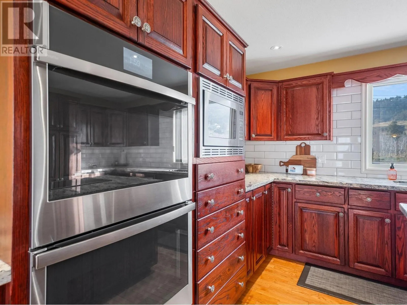 8211 Front Bench Road