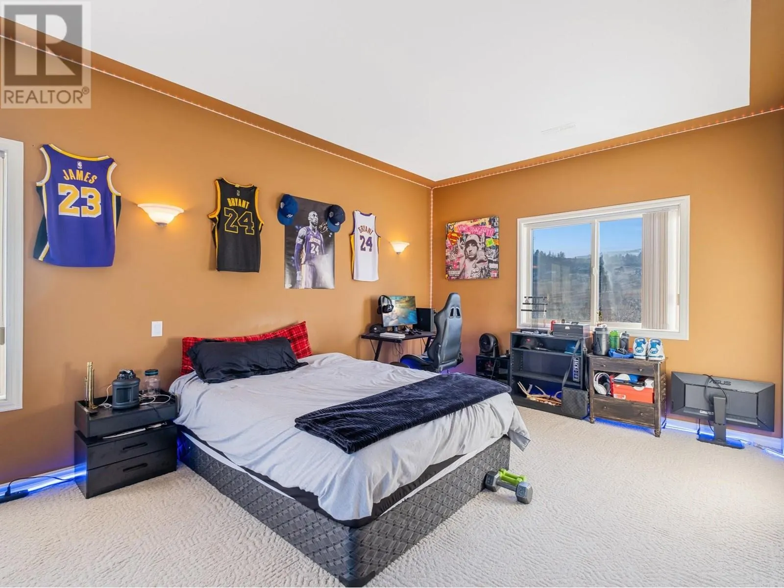 8211 Front Bench Road