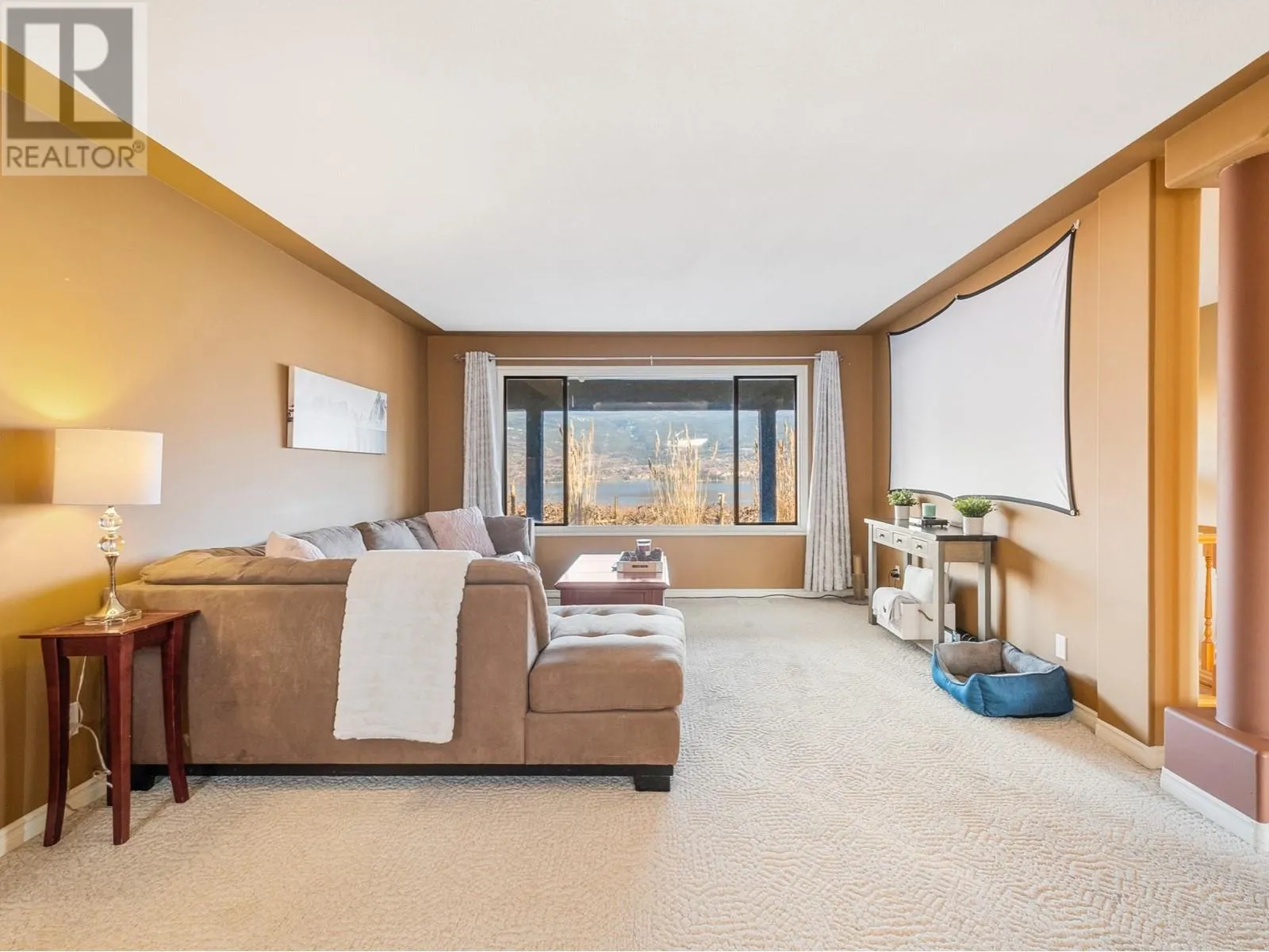 8211 Front Bench Road