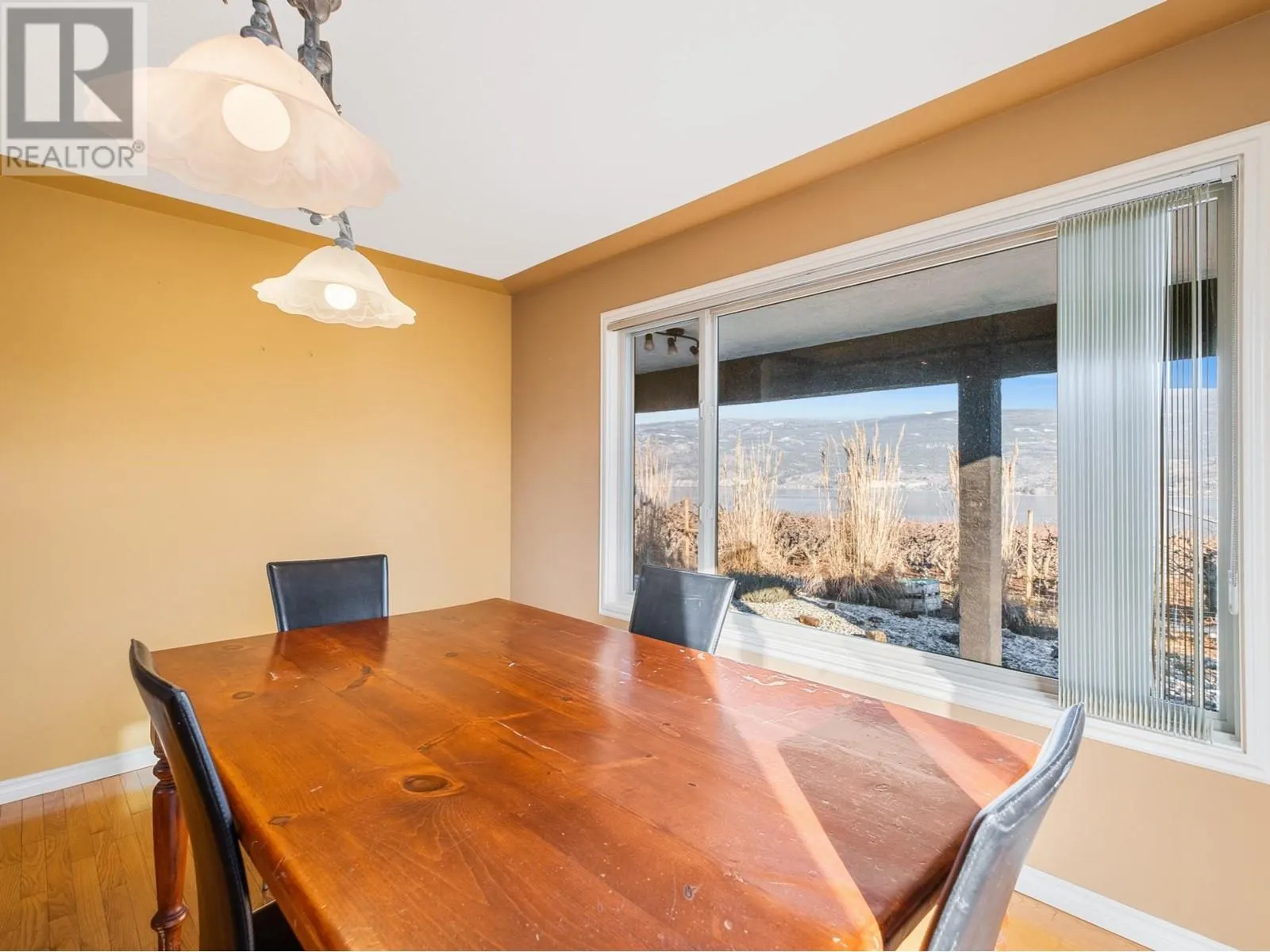 8211 Front Bench Road