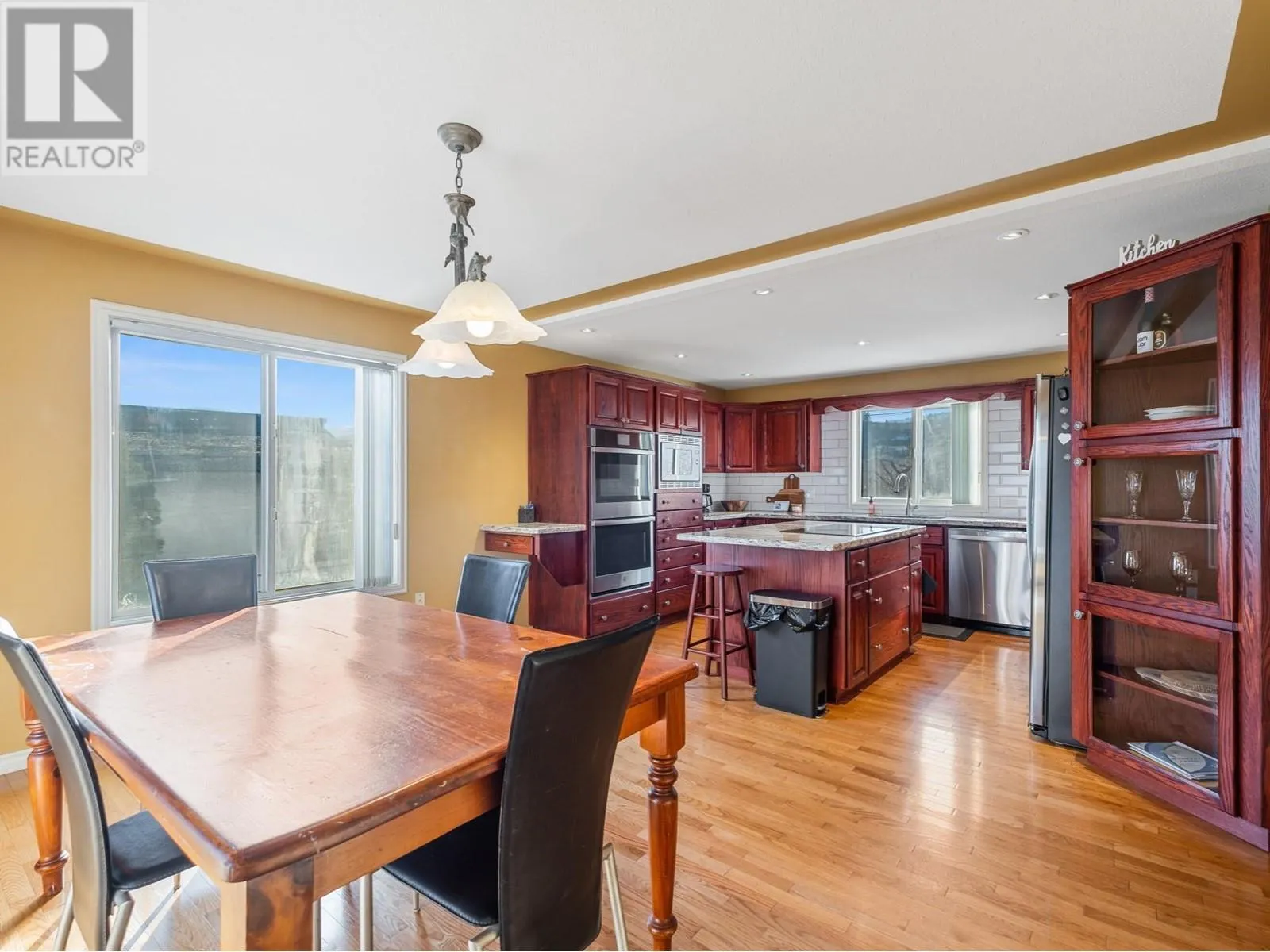 8211 Front Bench Road