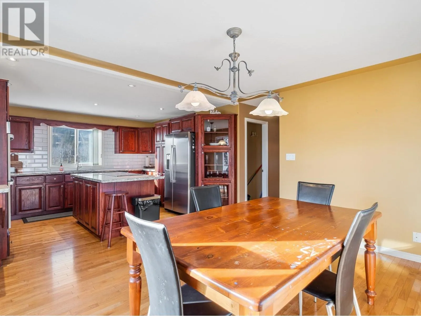 8211 Front Bench Road