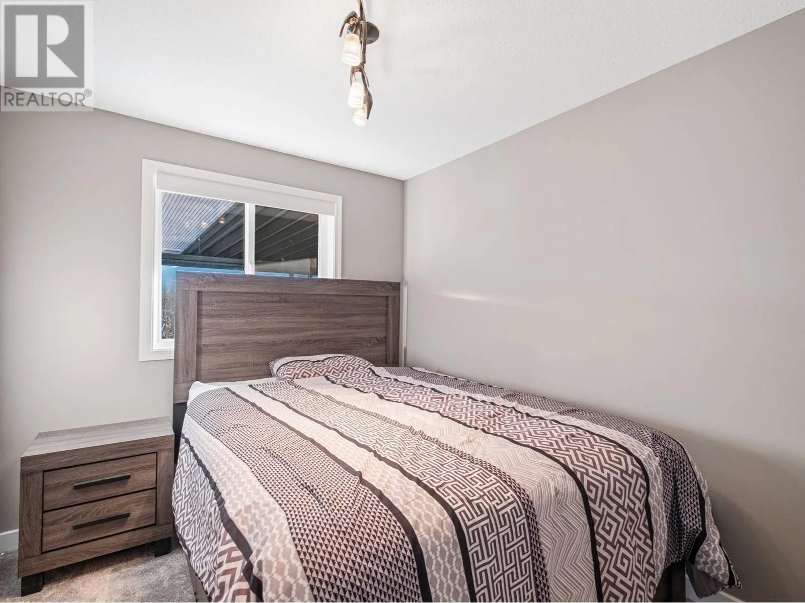 8211 Front Bench Road