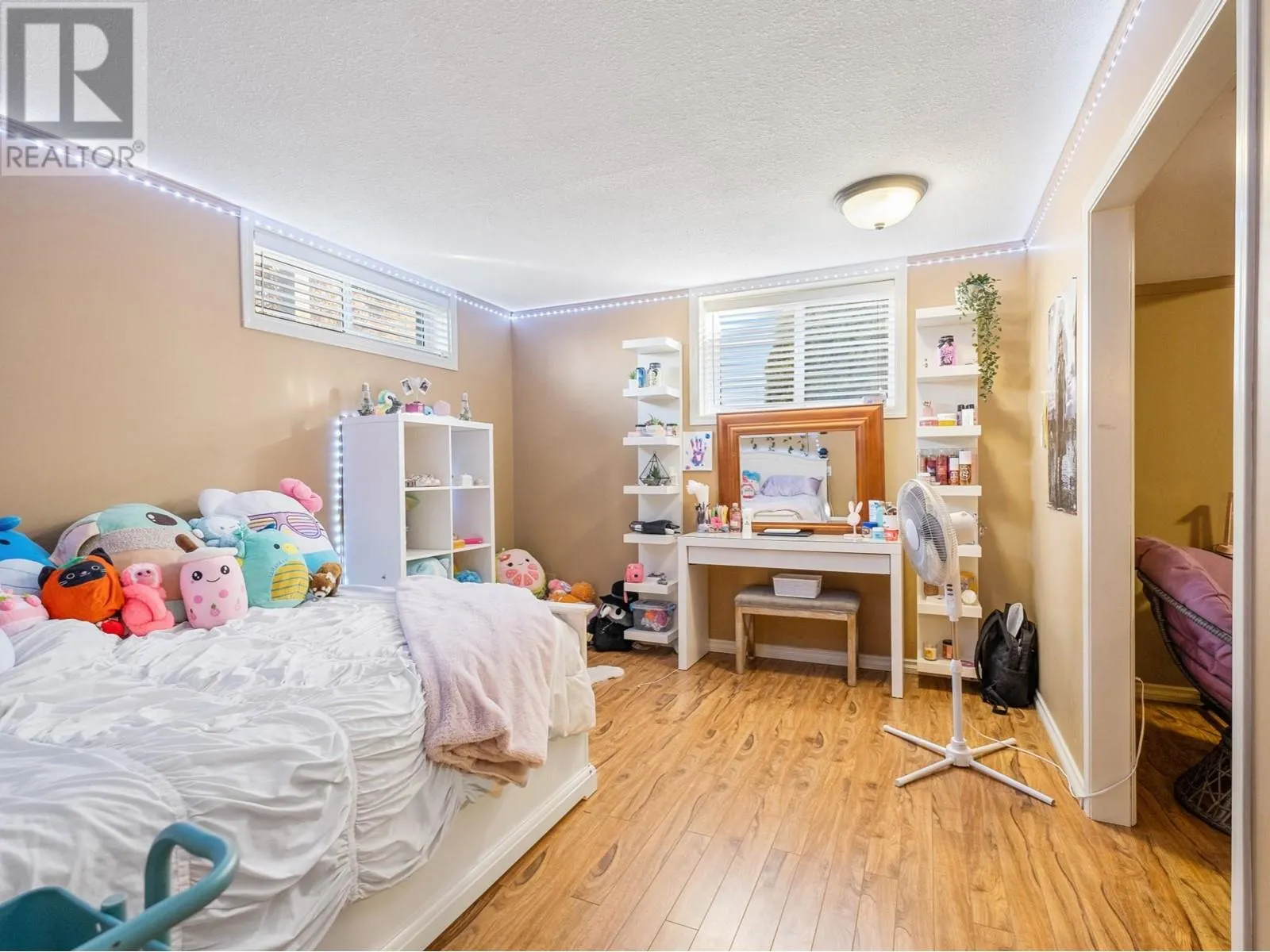 8211 Front Bench Road