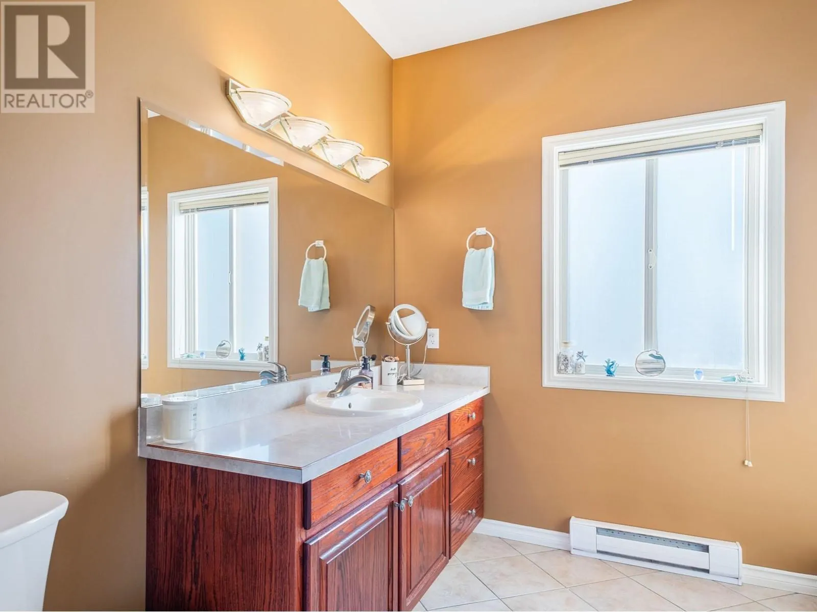 8211 Front Bench Road