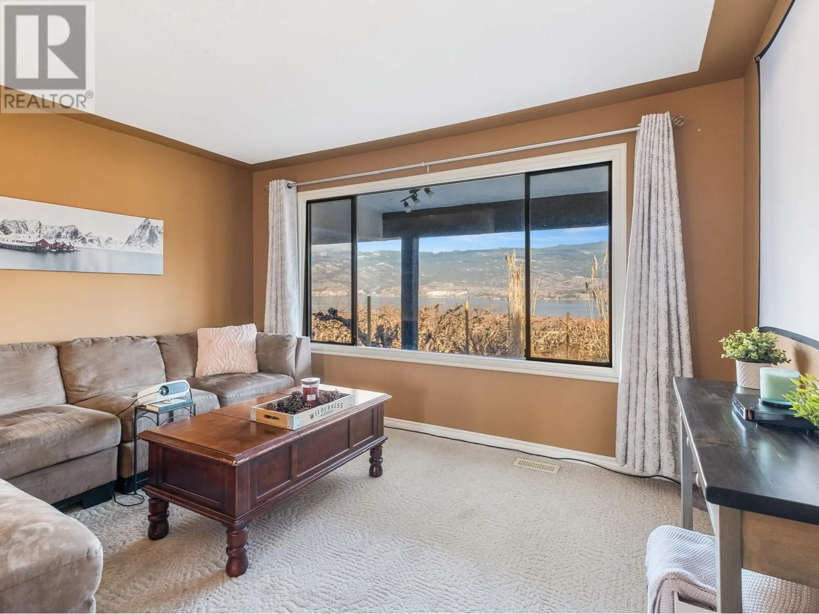 8211 Front Bench Road