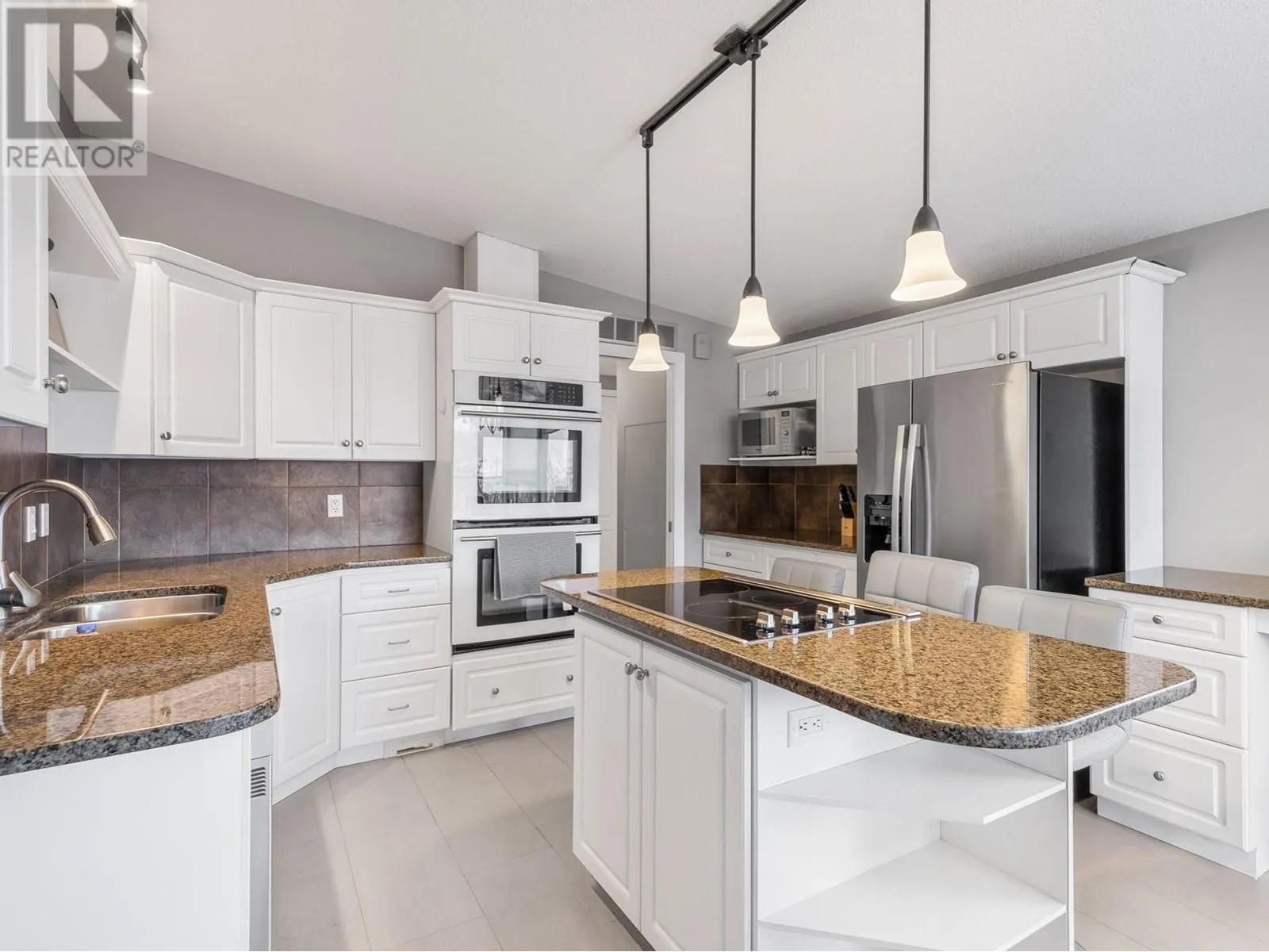 8211 Front Bench Road