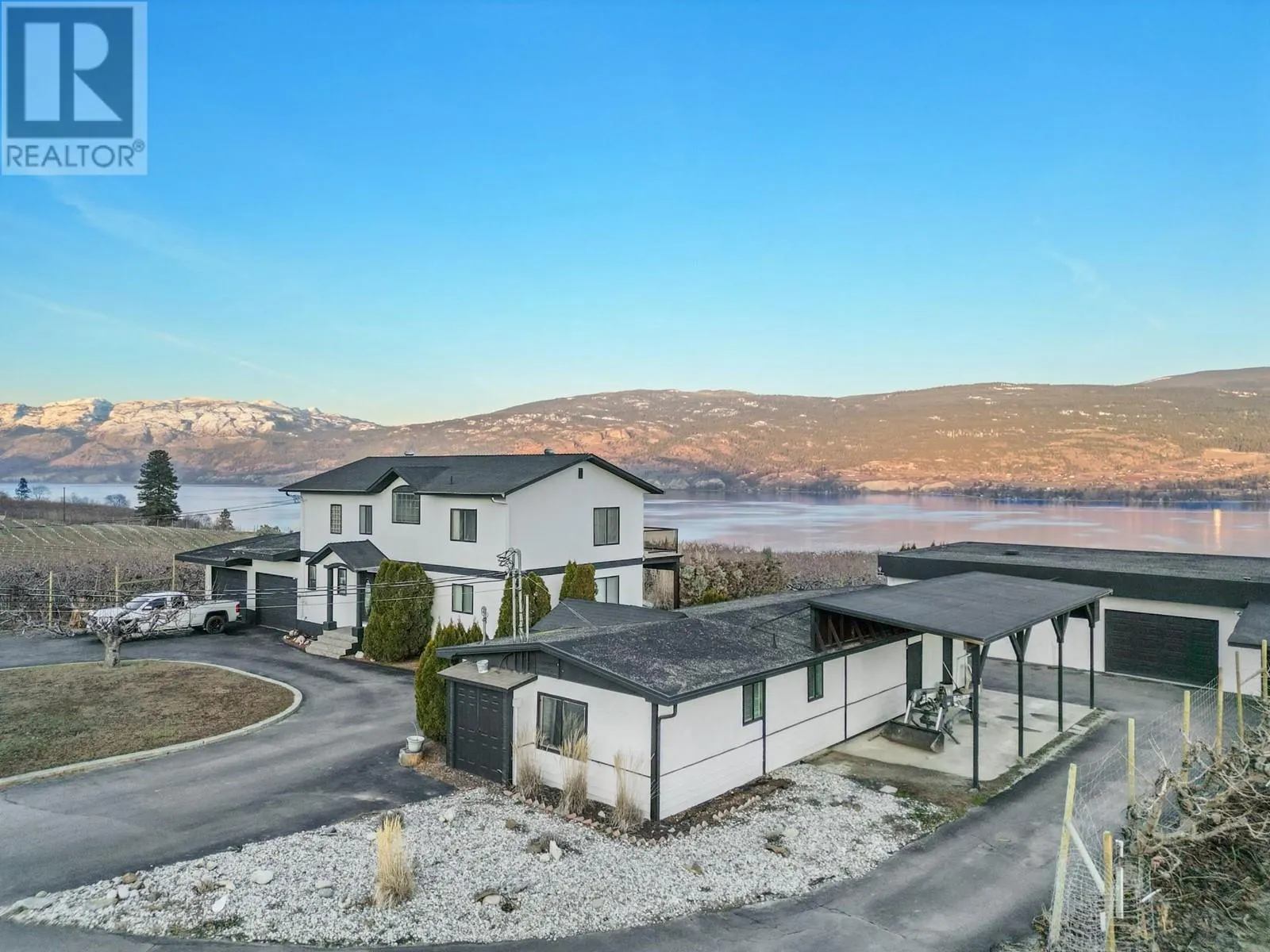 8211 Front Bench Road