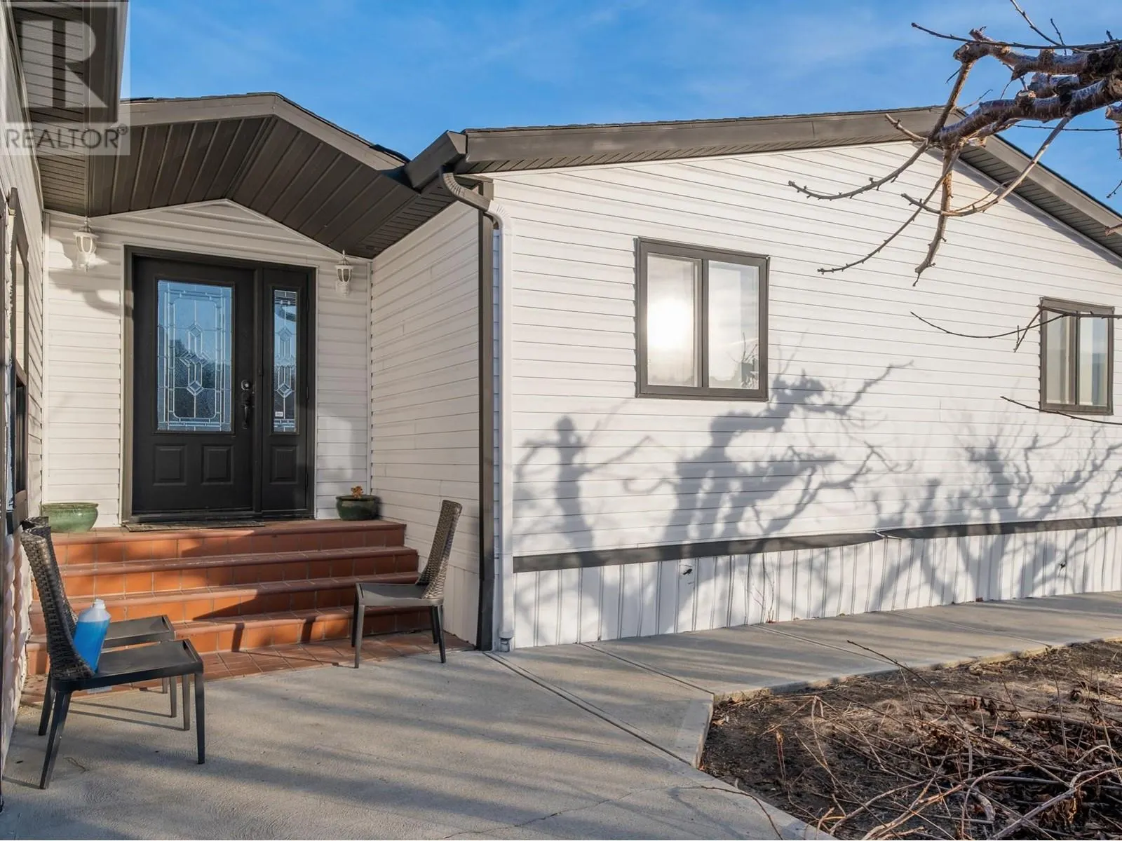 8211 Front Bench Road