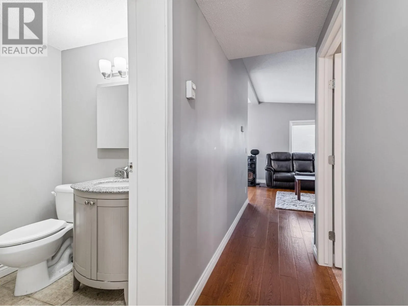 8211 Front Bench Road