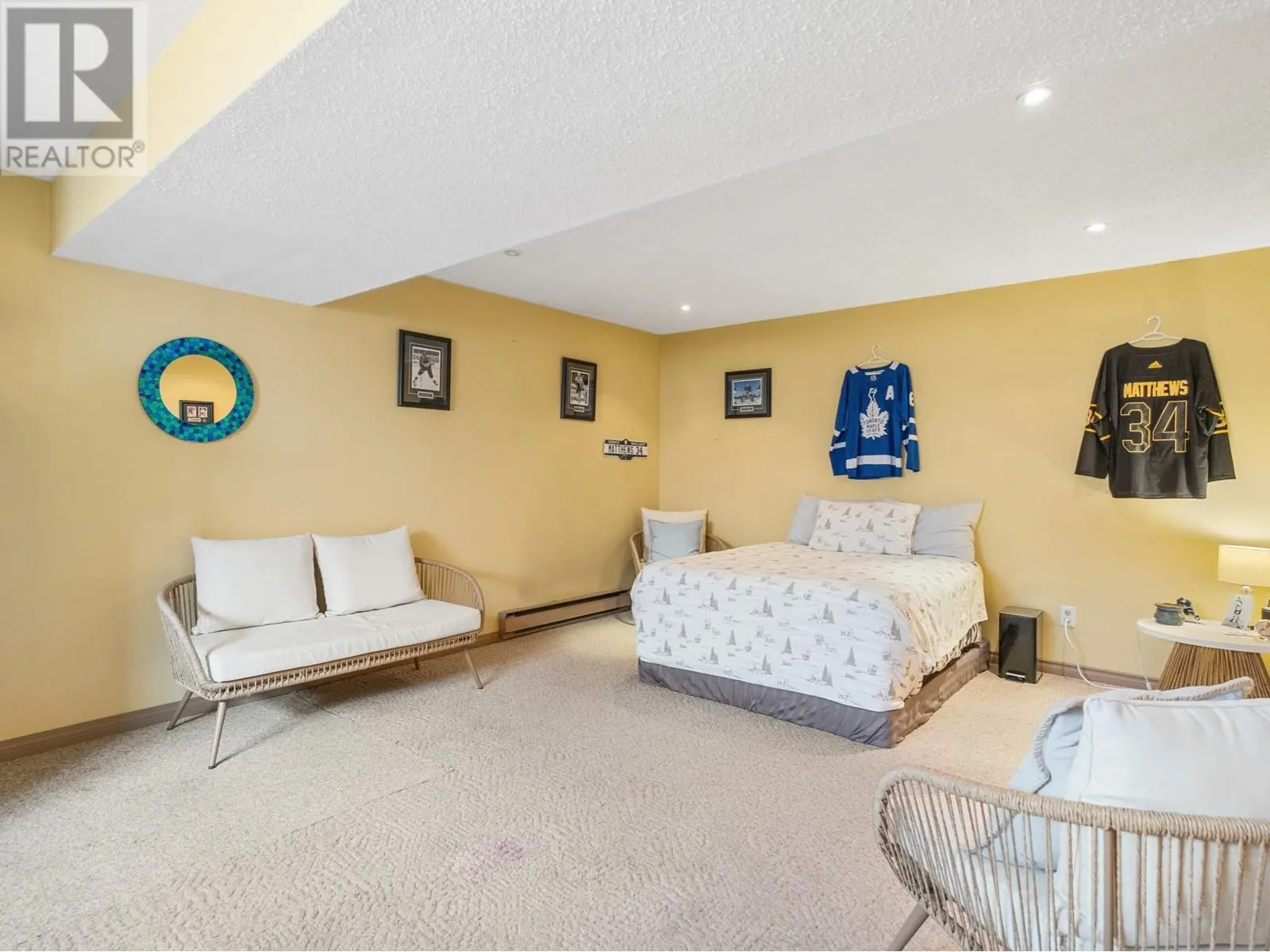 8211 Front Bench Road