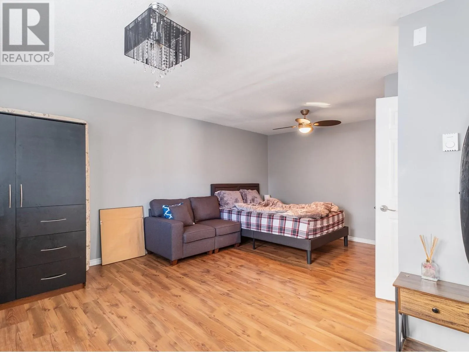 8211 Front Bench Road