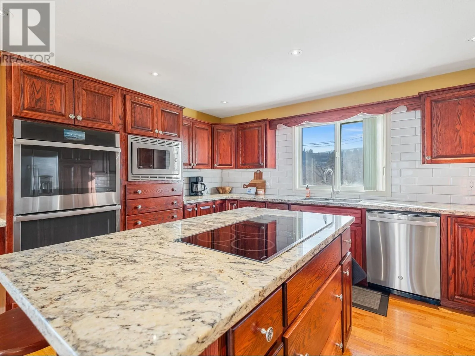 8211 Front Bench Road