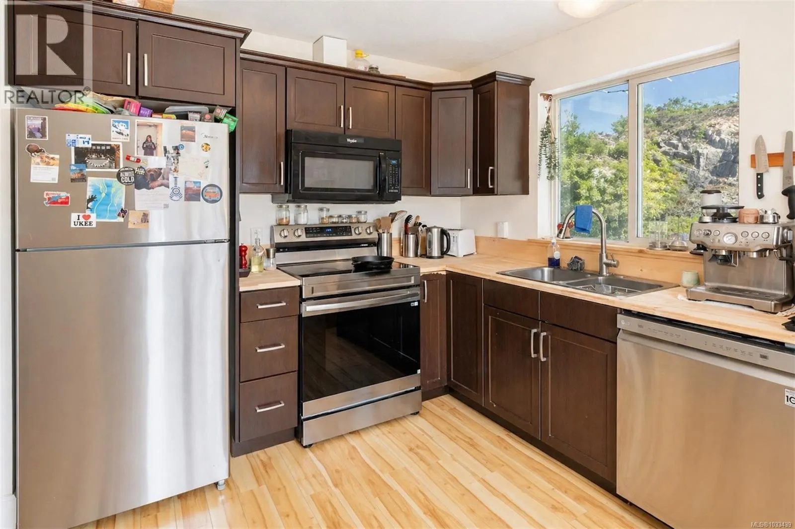 380 Pacific Cres