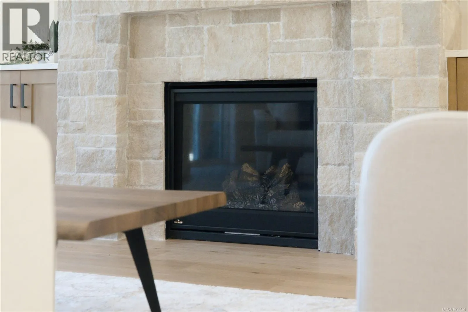 409 Hummingbird Pl