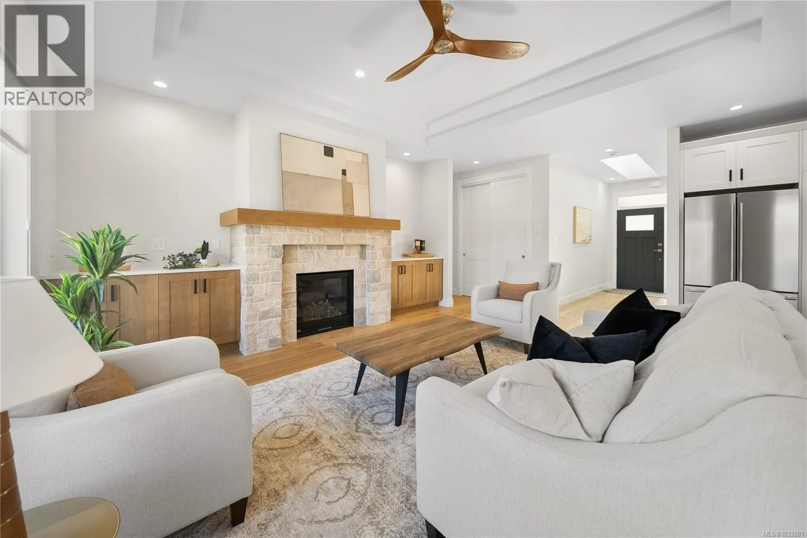 409 Hummingbird Pl