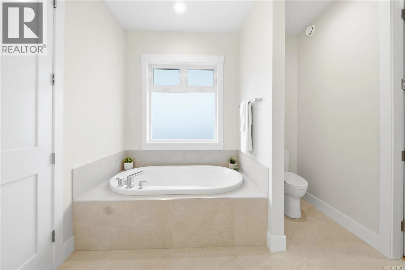 409 Hummingbird Pl