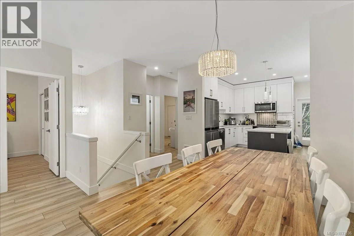 370 Avaani Way