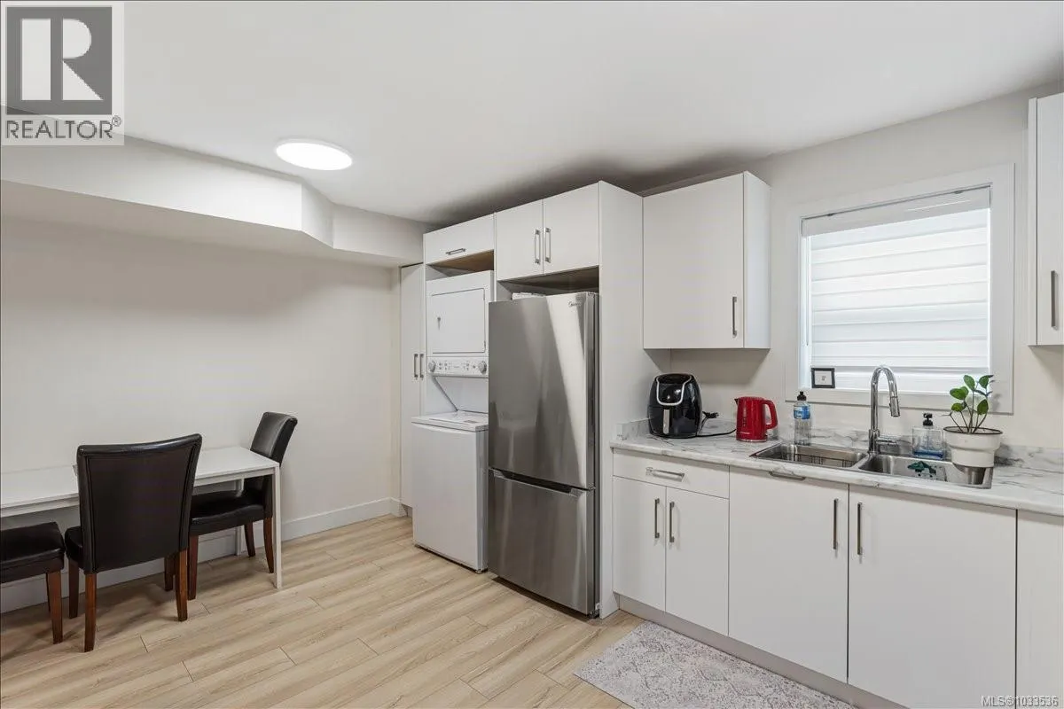 370 Avaani Way