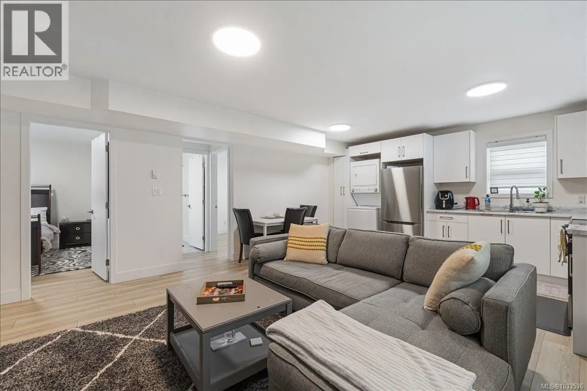 370 Avaani Way