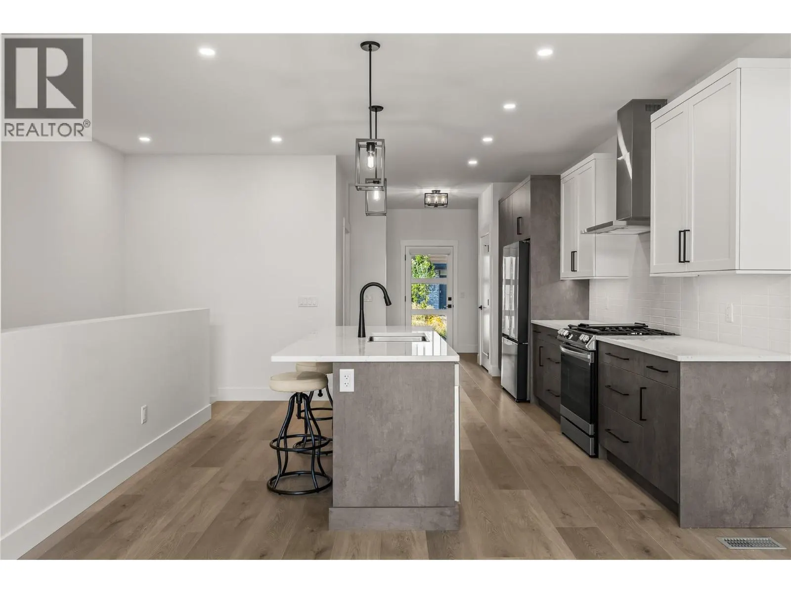 2835 Canyon Crest Drive Unit# 2