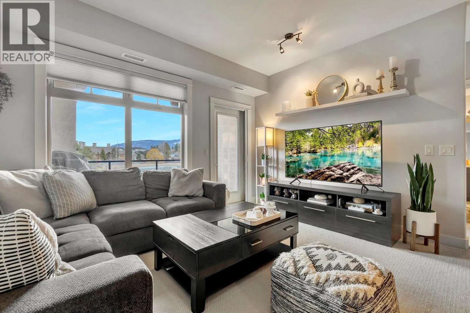 2551 Shoreline Drive Unit# 214