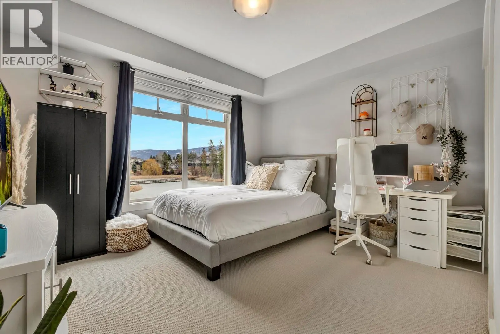 2551 Shoreline Drive Unit# 214