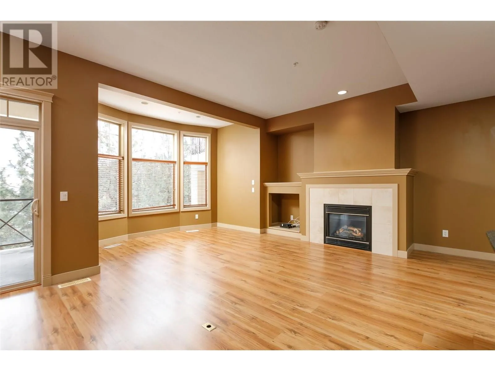 1795 Country Club Drive Unit# 128