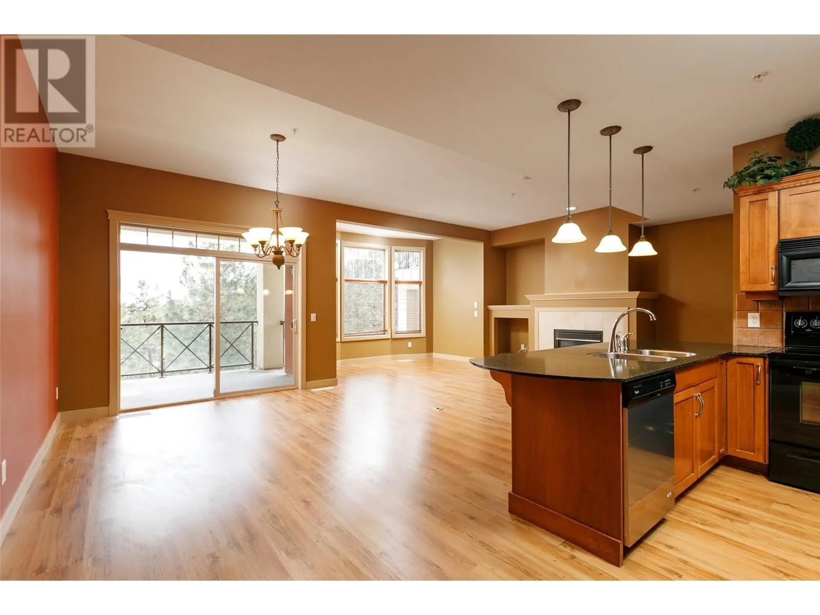 1795 Country Club Drive Unit# 128