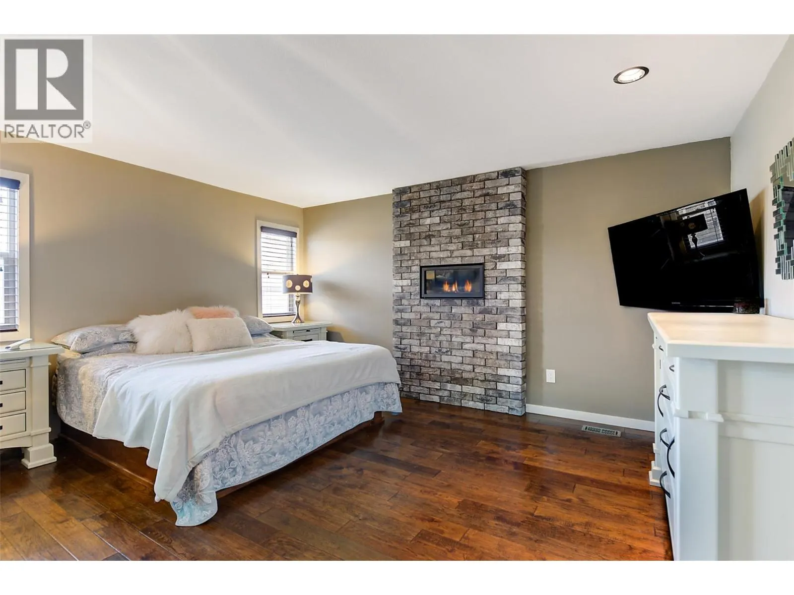 371 Valley Road Unit# 1-3