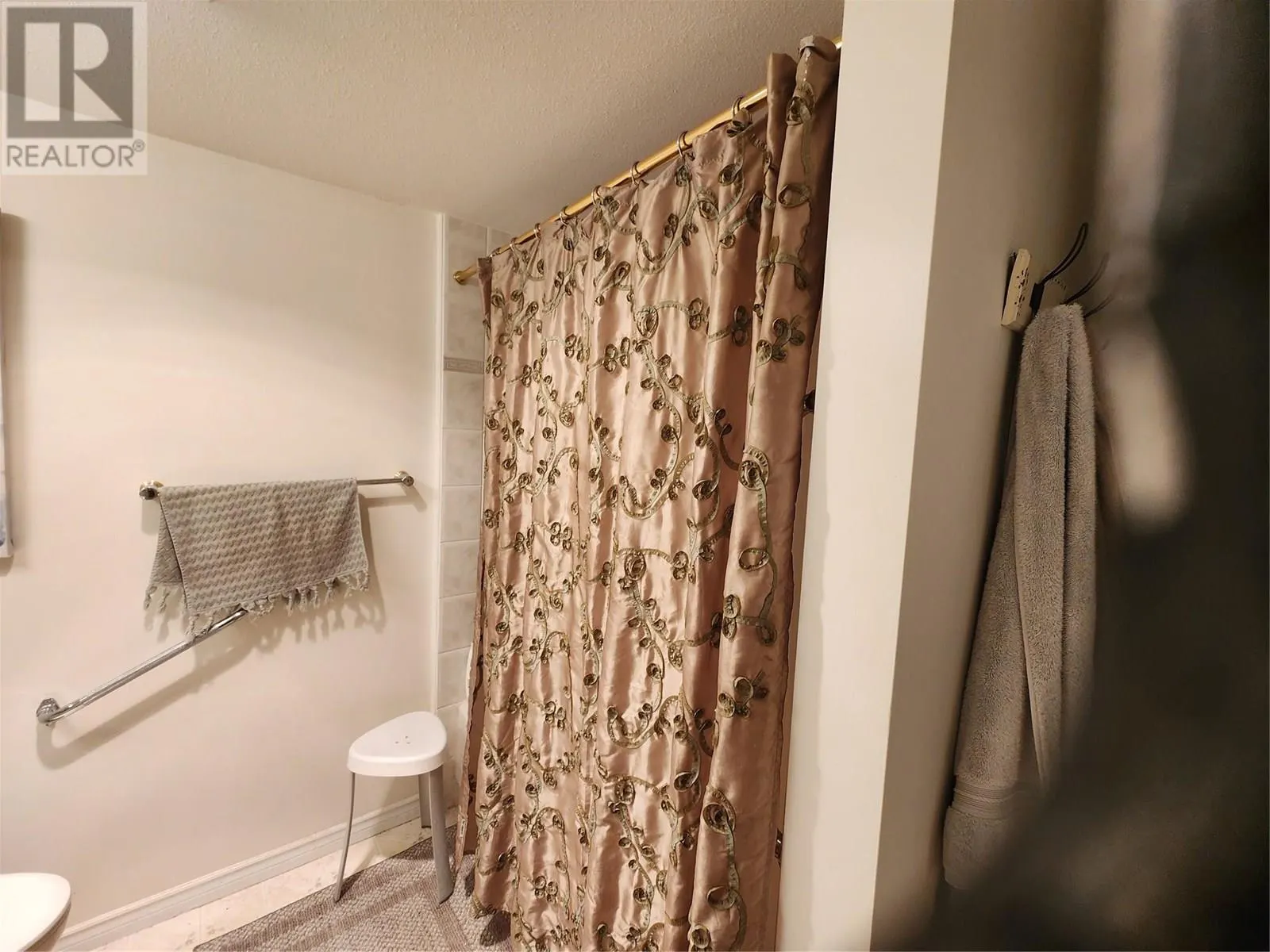 3220 Centennial Drive Unit# 201