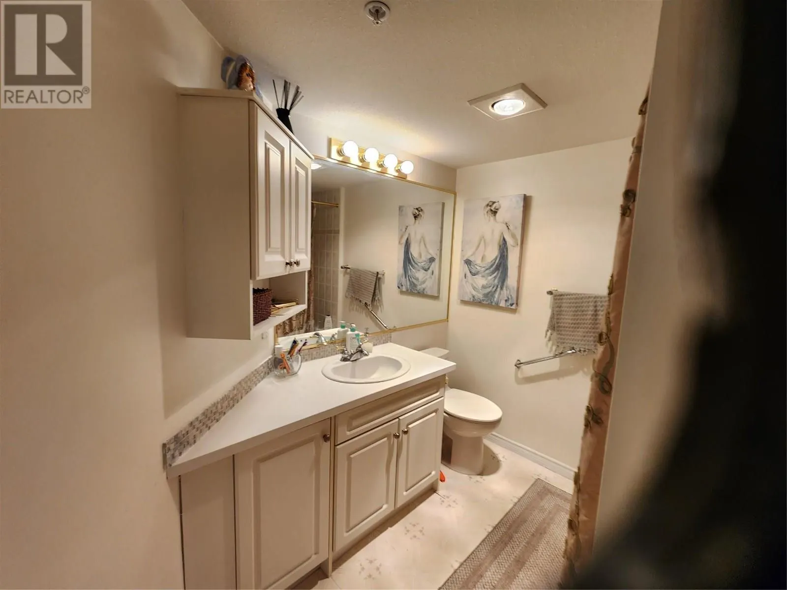 3220 Centennial Drive Unit# 201
