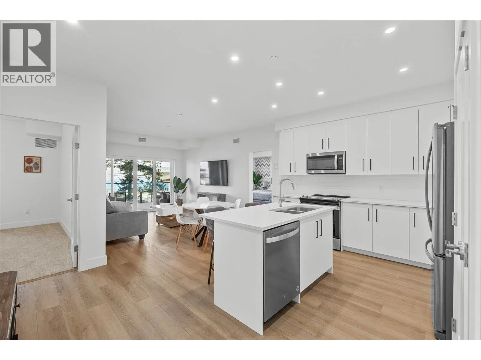 3434 Mckinley Beach Drive Unit# 206