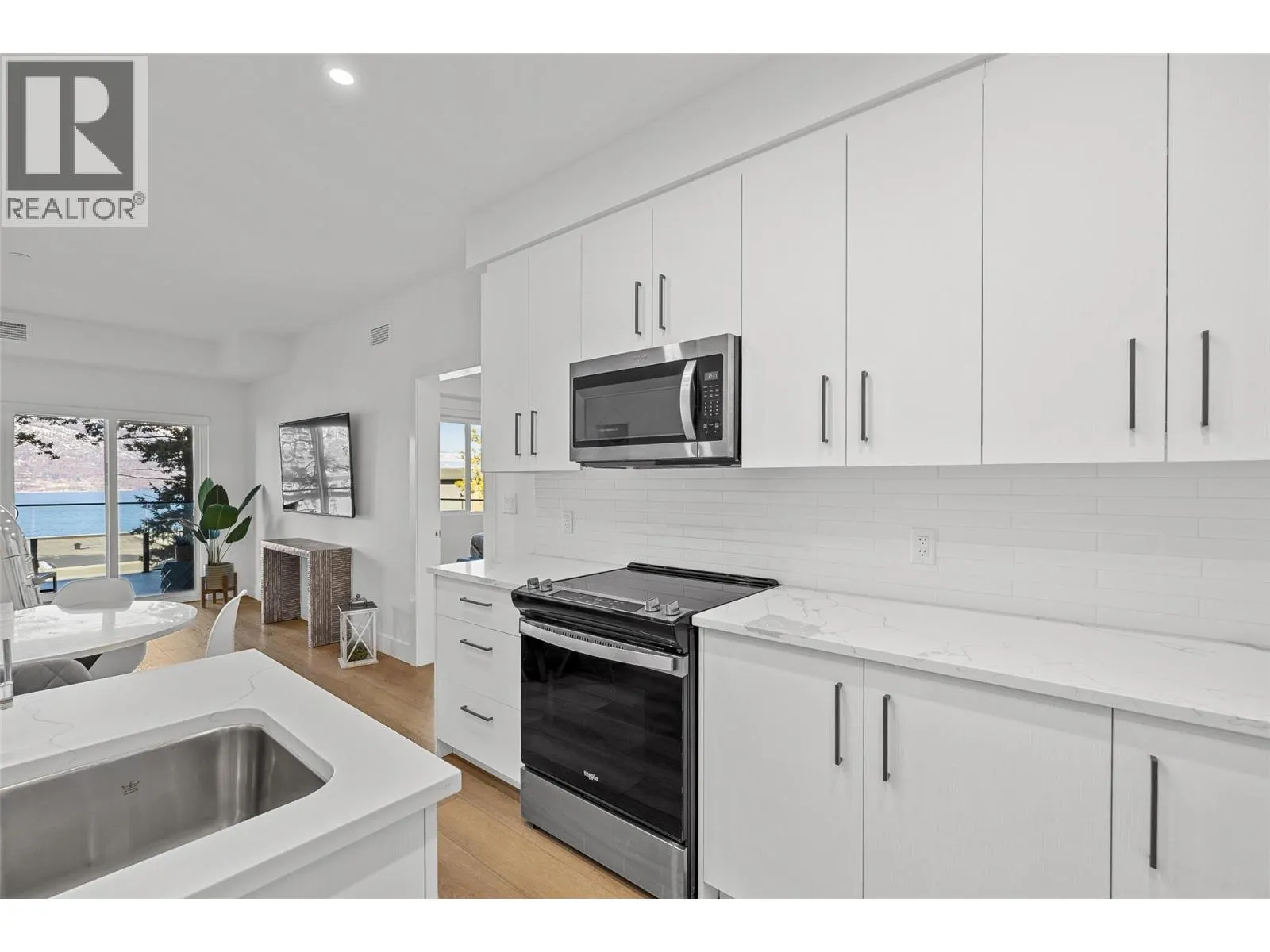 3434 Mckinley Beach Drive Unit# 206