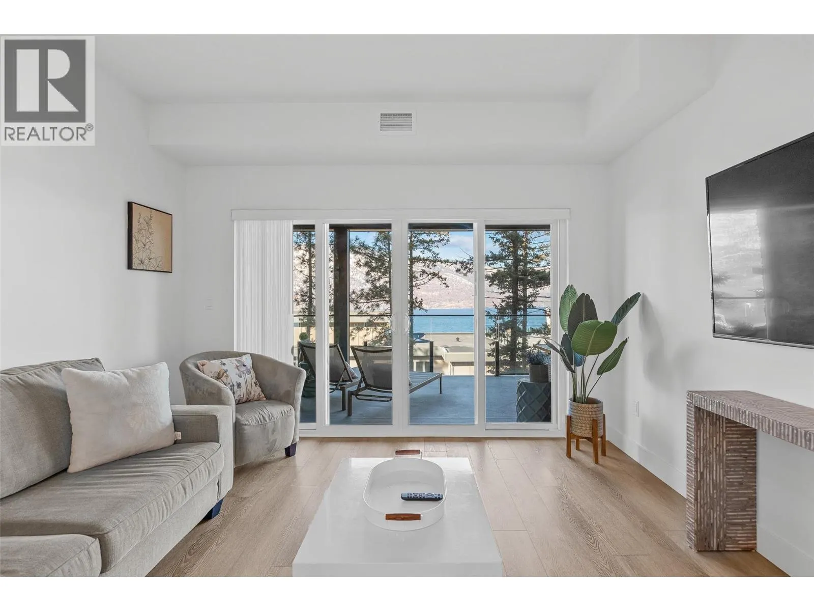 3434 Mckinley Beach Drive Unit# 206