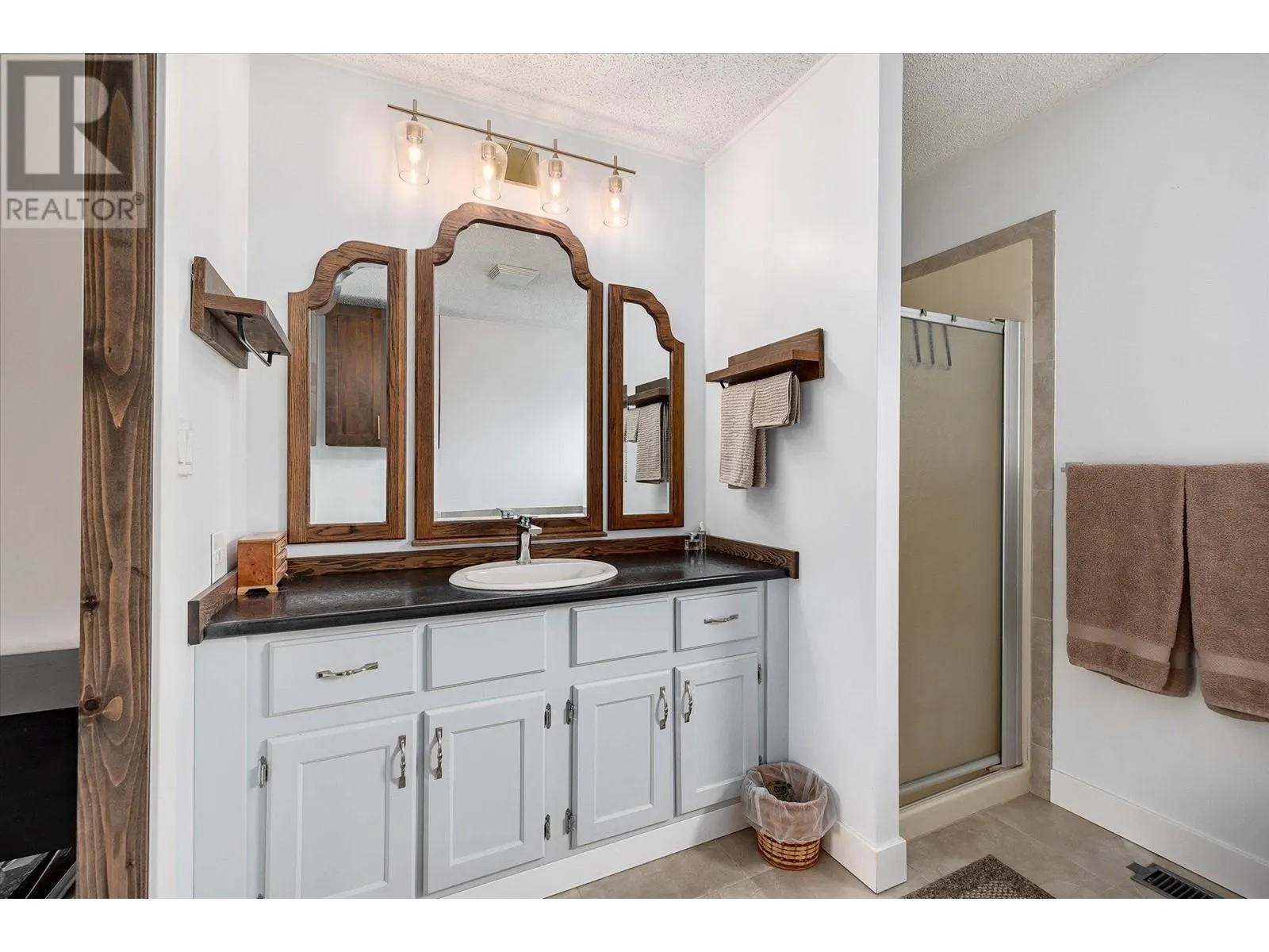 2001 97 Highway S Unit# 27