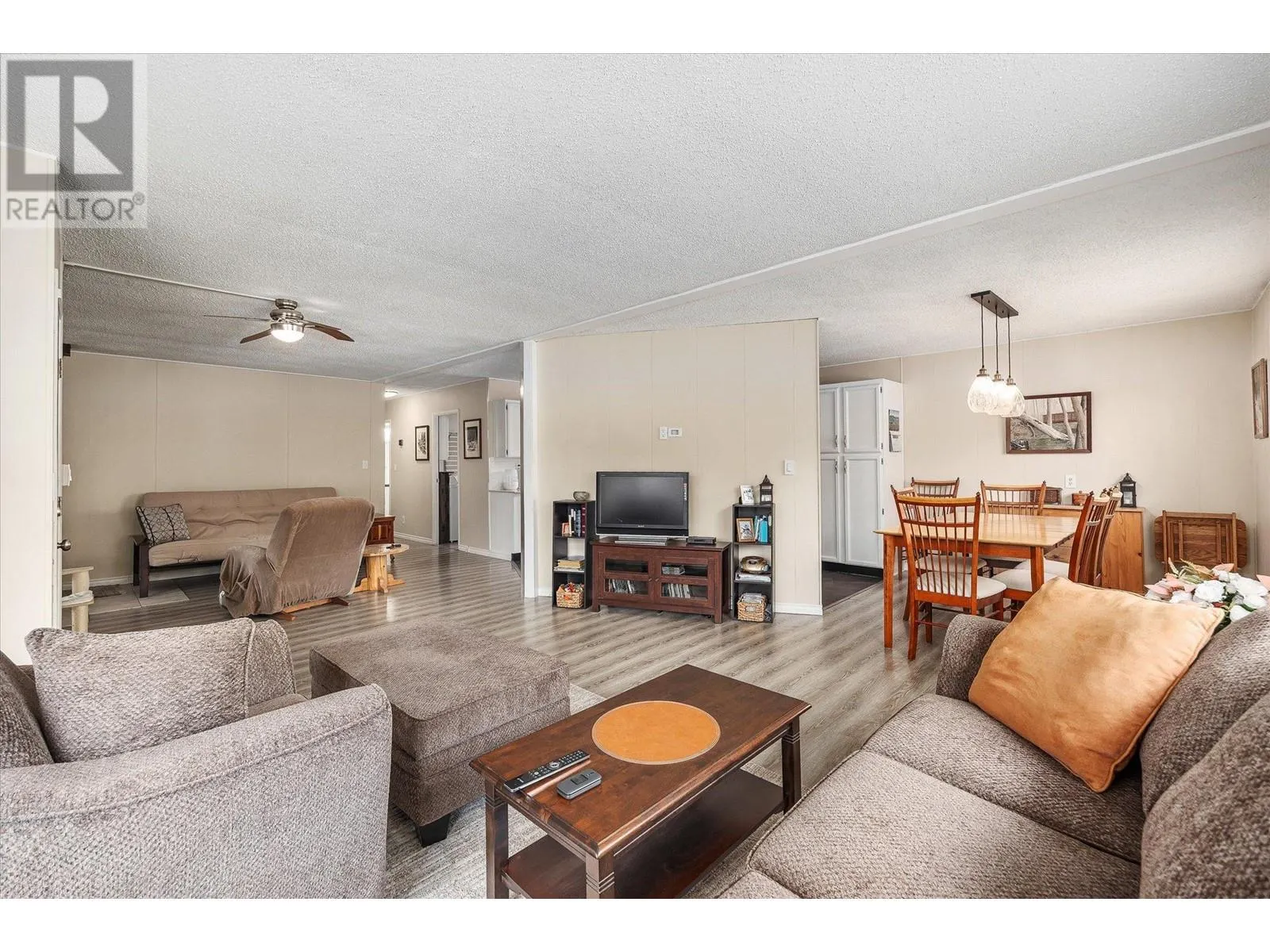 2001 97 Highway S Unit# 27