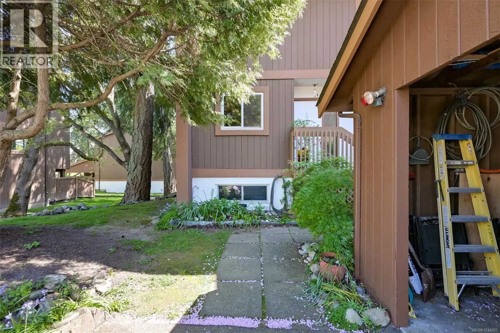 13 933 Admirals Rd