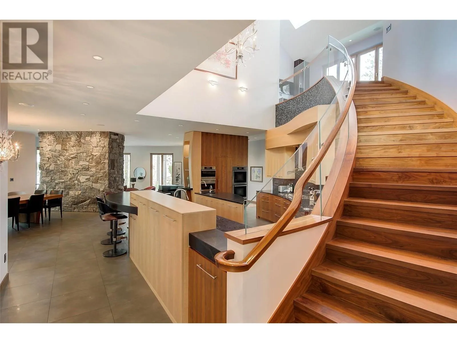 5308 Lakeshore Road