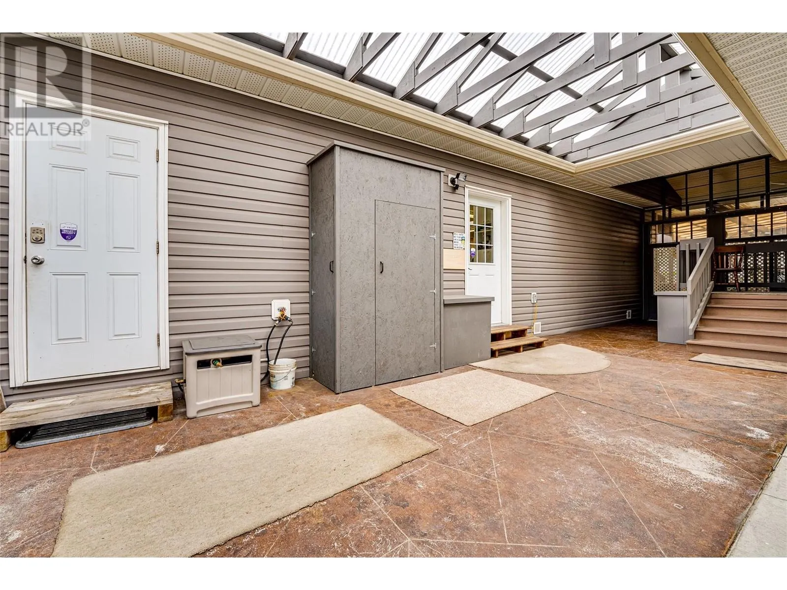 2727 Lakeshore Road Unit# 105