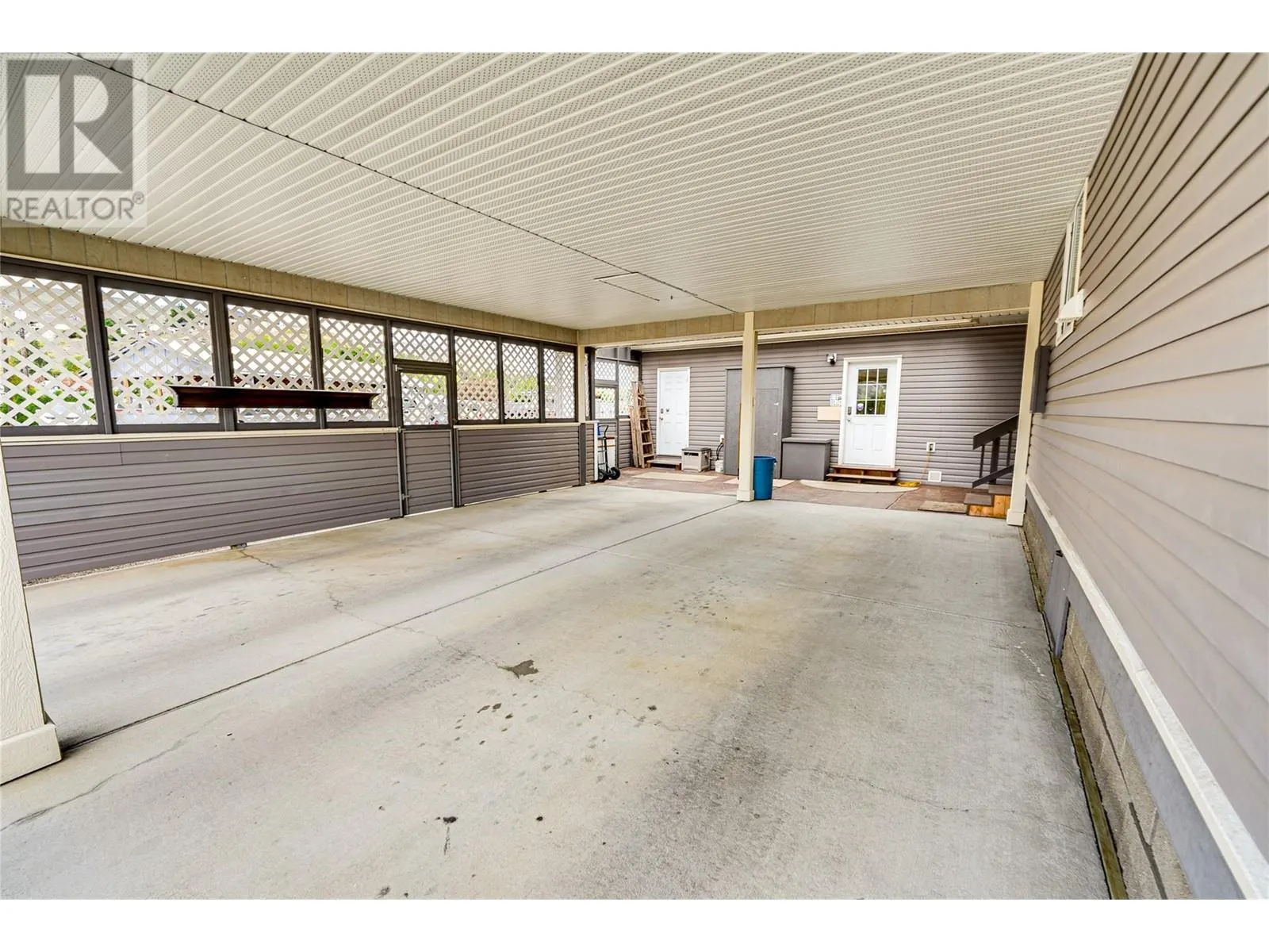 2727 Lakeshore Road Unit# 105